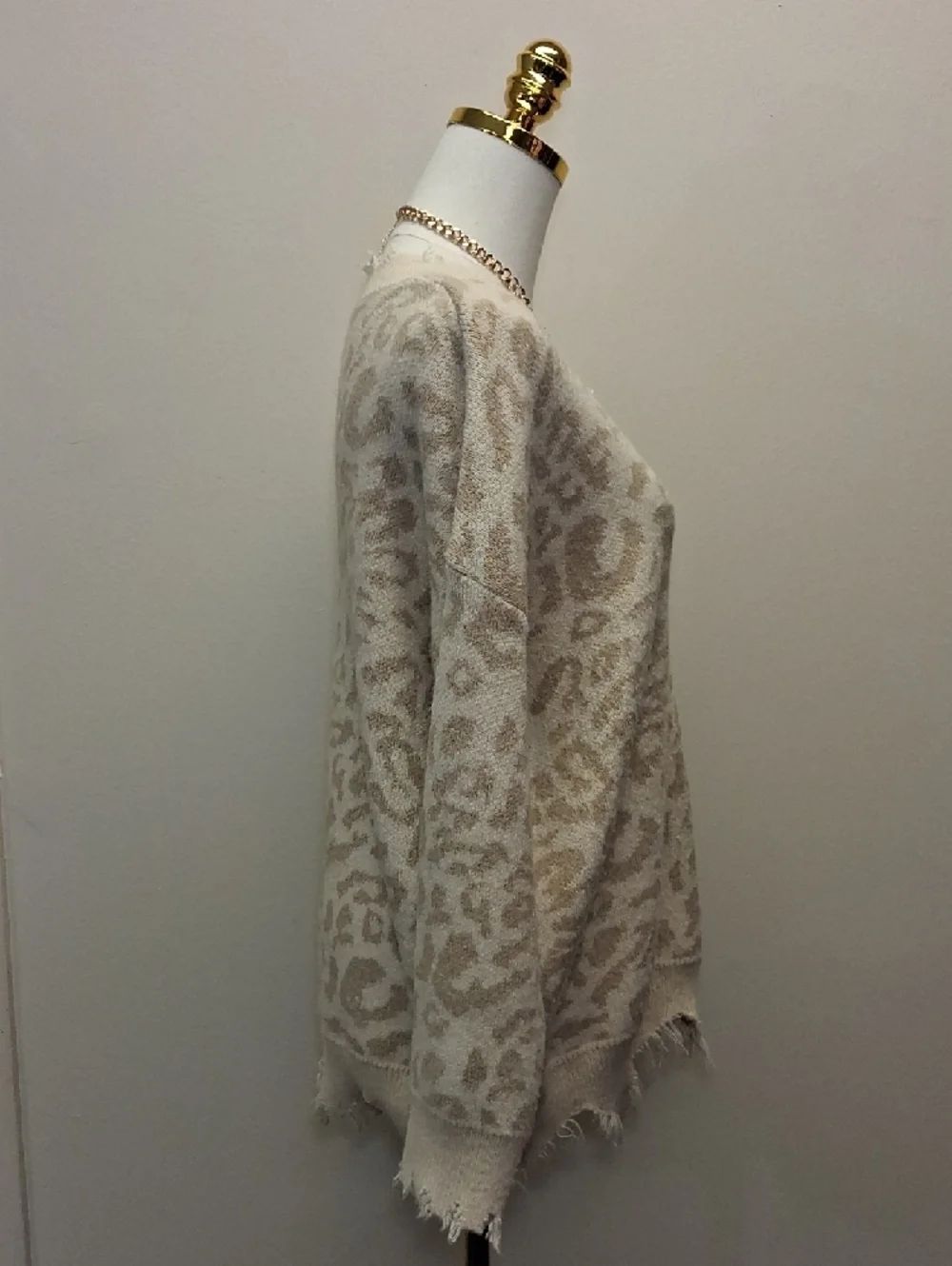 Main Strip Leopard Print Distressed V Neck Sweater Neutral Knit Size Small